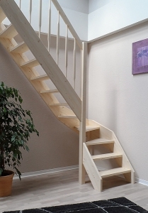 Nebentreppe für den kleinen Platz, 1/4 Wendelung ab 3. Stufe, mit Geländer Holz Sprossen Rechteckstab, 65 cm breit